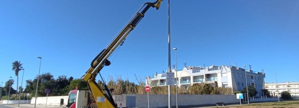L’Ajuntament d’Amposta inicia el canvi d’enllumenat a la urbanització Eucaliptus