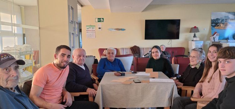 Alumnat de l’Institut Leopoldo Querol entrevista els residents de l’Onada