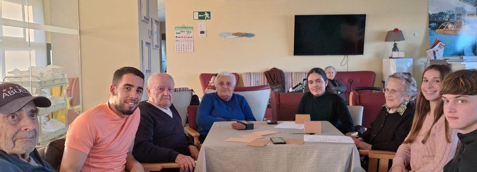 Alumnat de l’Institut Leopoldo Querol entrevista els residents de l’Onada