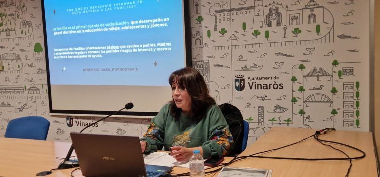Les violències a les xarxes socials, per Sandra Vejarano en l’Escola de Famílies