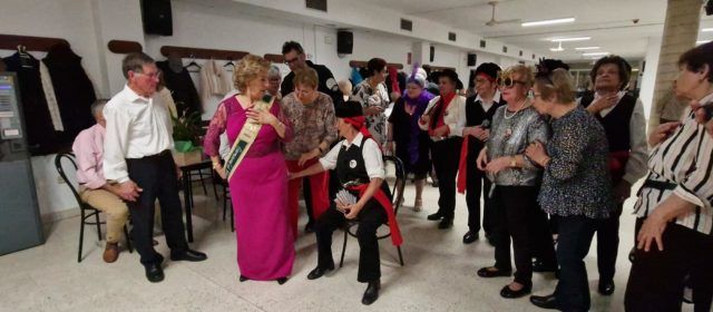 Festa carnavalera al centre municipal de la Tercera Edat