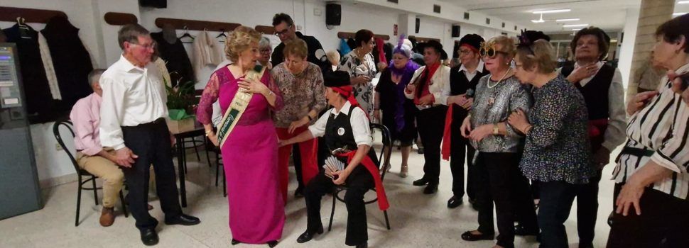 Festa carnavalera al centre municipal de la Tercera Edat