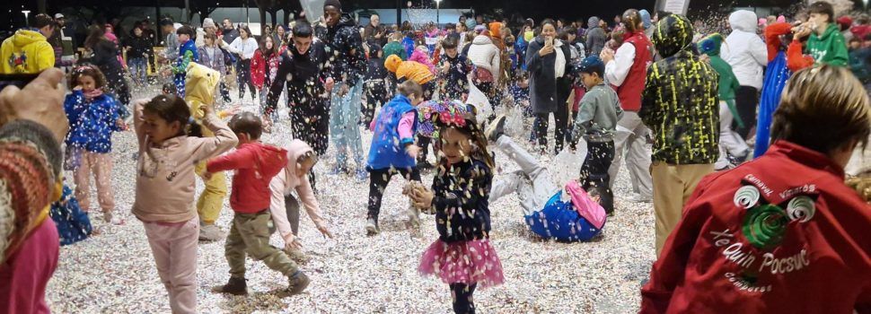 La gran batalla de confeti, en fotos i vídeos