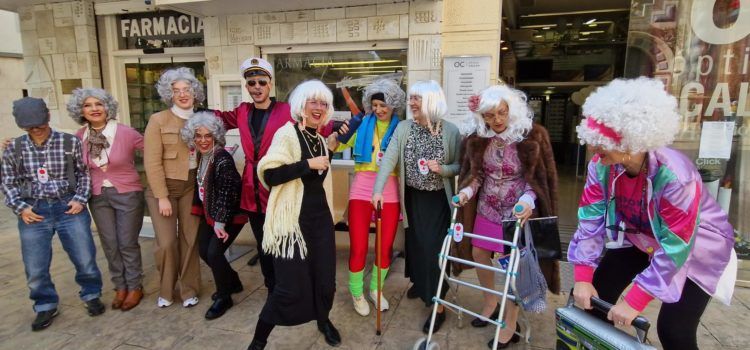 Comerços i Ajuntament es disfressen pel Carnaval