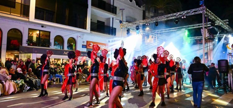 Un autobús gratuït unirà Alcalà i Alcossebre els dies de les desfilades de Carnaval