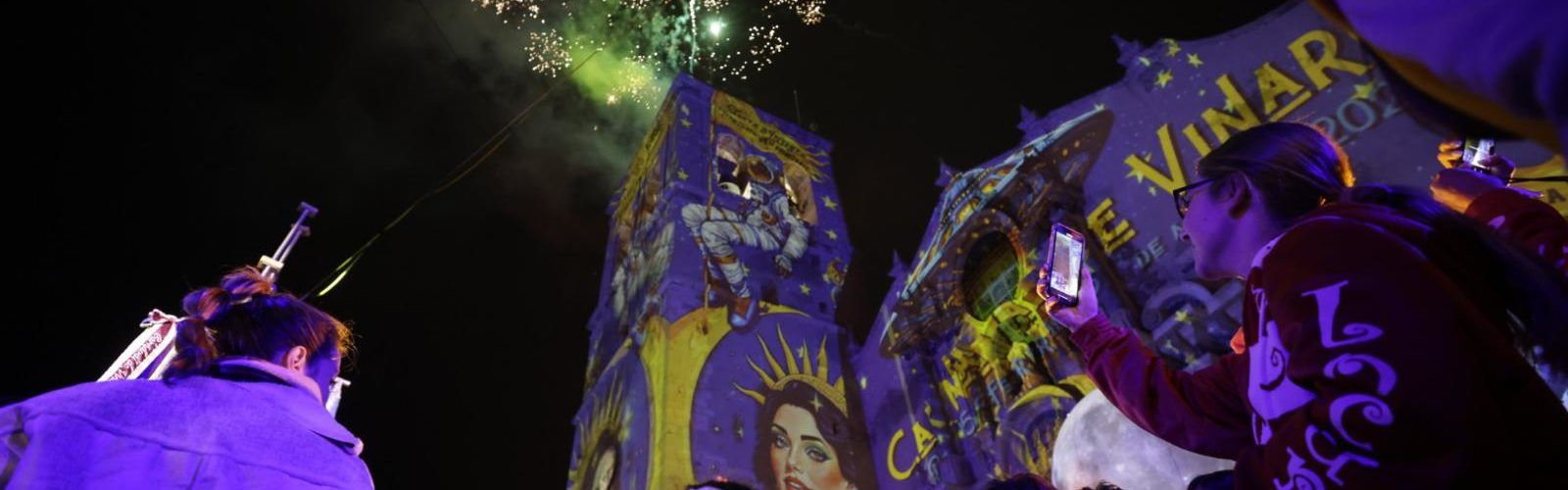 El Carnaval de Vinaròs 2025 s’enlaira amb una espectacular arribada de Carnestoltes