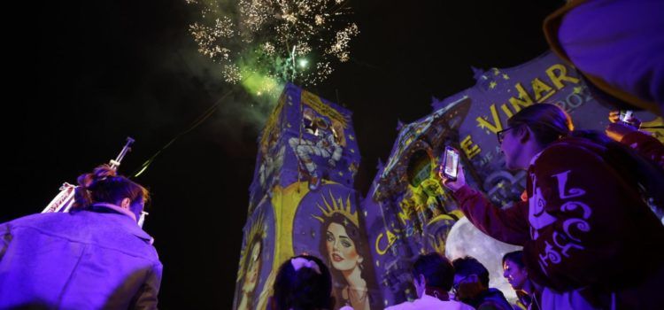 El Carnaval de Vinaròs 2025 s’enlaira amb una espectacular arribada de Carnestoltes