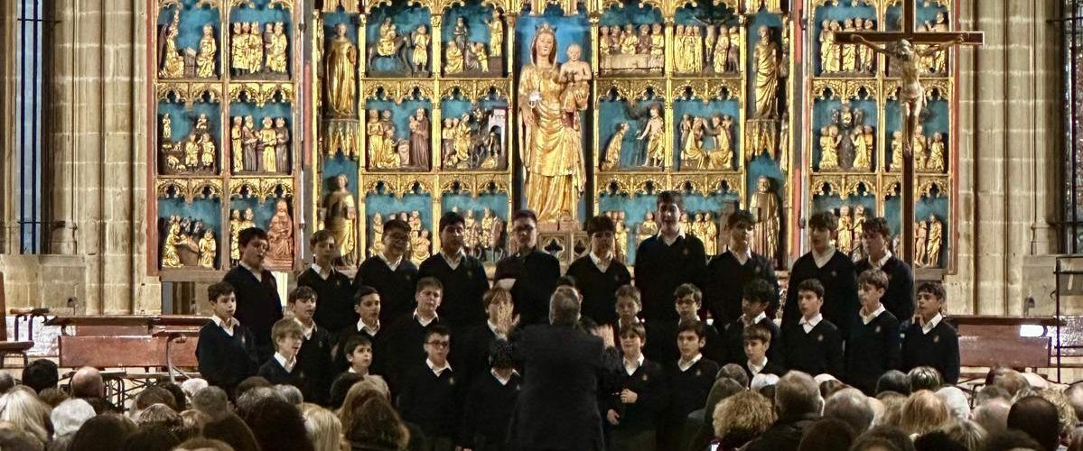 Més de 500 assistents al concert solidari per a les víctimes de la DANA a la Catedral de Tortosa