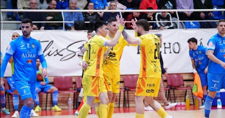 El Servigroup Peñíscola FS arrolla al Valdepeñas y se acerca al liderato (2-7)