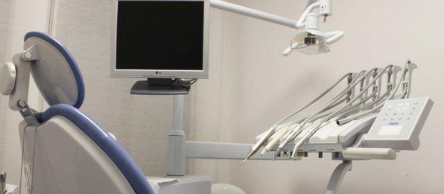 La Universitat Rovira i Virgili oferirà a Amposta el grau universitari d’Odontologia