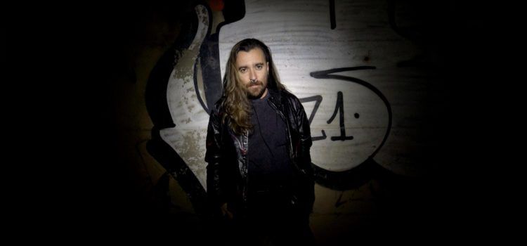 Jean Val comença una nova etapa musical amb el videoclip «Perroni»