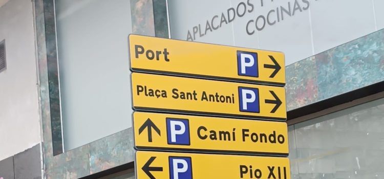 Governació millora la senyalització dels pàrquings públics