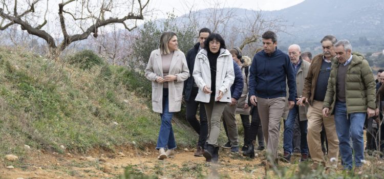 Barrachina, amb Mazón, visita Les Coves de Vinromà, un dels 60 municipis de la província on el Consell actuarà en reparacions de danys per la dana