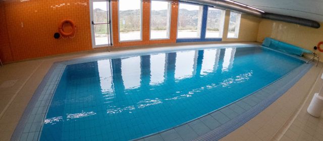 El poliesportiu de Morella amplia l’horari de la piscina coberta