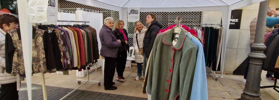 Les botigues (i el sol) surten al carrer