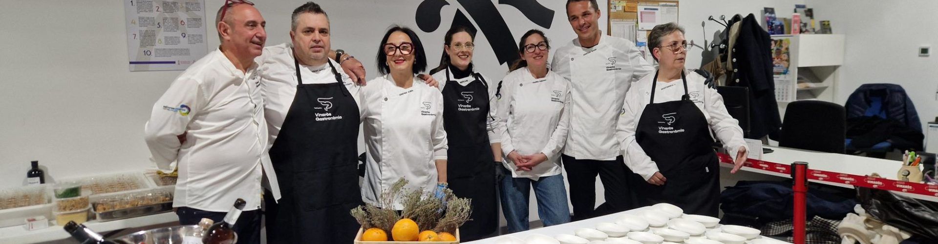 Una nova beguda: destil·lat de llagostins de Vinaròs, taronja navelate i timó