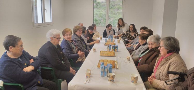 Benassal ‘viatja’ al passat amb el café-tertúlia ‘Històries als llavadors’