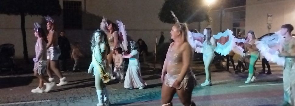 Desfilada de disfresses al Carnaval d’Alcanar