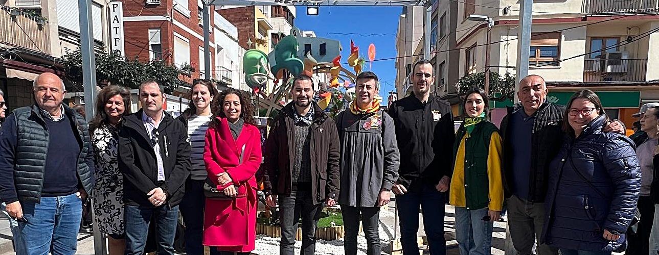 El secretari general provincial del PSPV PSOE visita les falles de Benicarló
