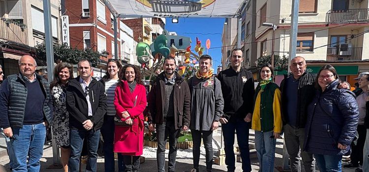 El secretari general provincial del PSPV PSOE visita les falles de Benicarló