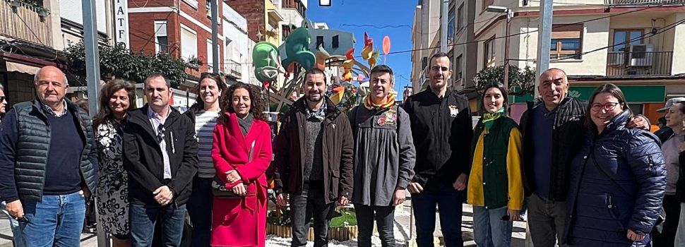 El secretari general provincial del PSPV PSOE visita les falles de Benicarló