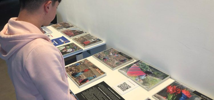Santa Magdalena acull l’exposició fotogràfica “Bolívia: les dones sàvies”