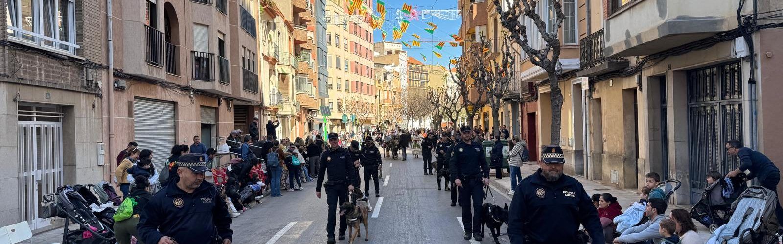 La unitat canina de la Policia de Benicarló participa en una exhibició a Castelló