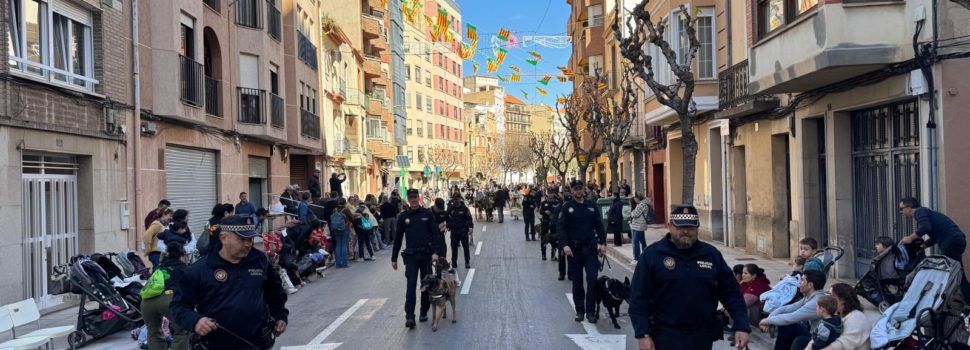 La unitat canina de la Policia de Benicarló participa en una exhibició a Castelló