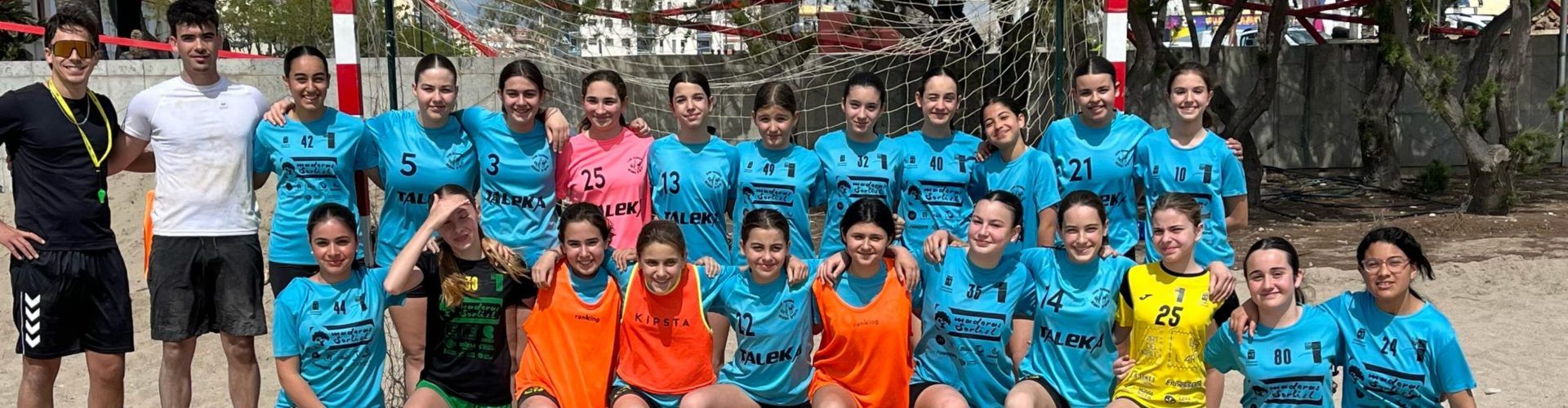 Primer entrenament a Vinaròs d’un il•lusionant projecte d’handbol platja