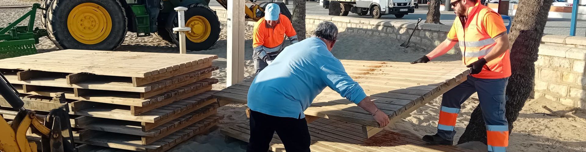 Peníscola prepara la platja per a Setmana Santa
