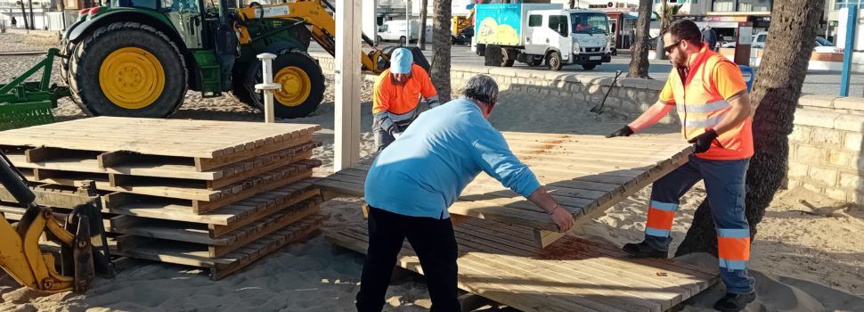 Peníscola prepara la platja per a Setmana Santa 
