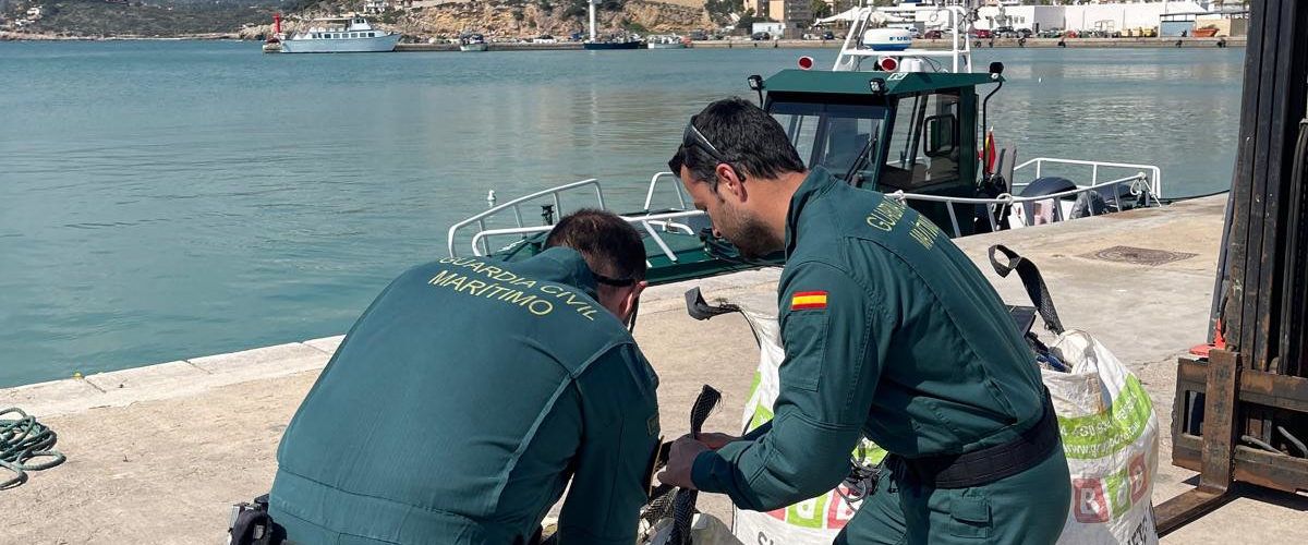 La Guardia Civil incauta 2000 metros de redes ilegales en Peñíscola 