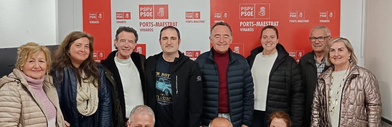 El diputat socialista Artemi Rallo explica als militants de Vinaròs la seua tasca al Congrés