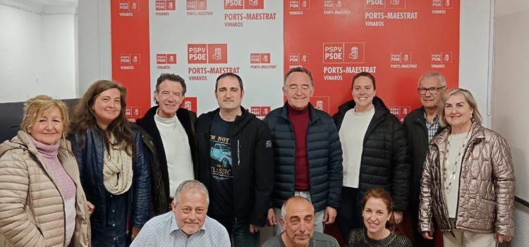 El diputat socialista Artemi Rallo explica als militants de Vinaròs la seua tasca al Congrés