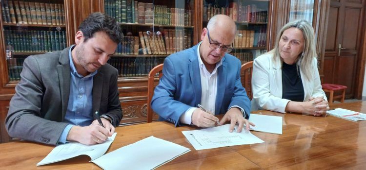 Benicarló impulsa la formació per a combatre la bretxa digital amb un conveni amb Adecco