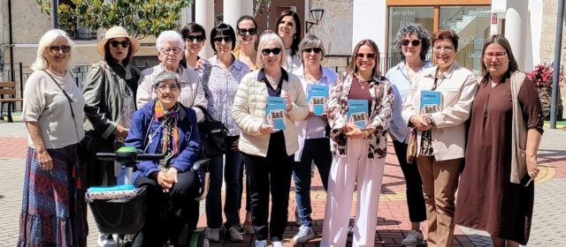 El Club de Lectura de Càlig va oferir  una trobada amb l’autora Elena Fora