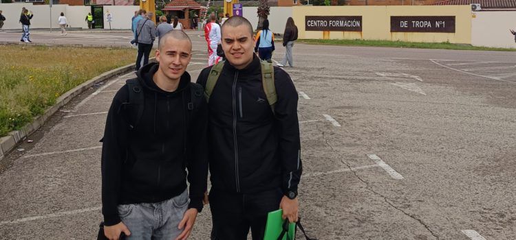 Leonel Conti y Oriol Lechón comienzan su formación militar
