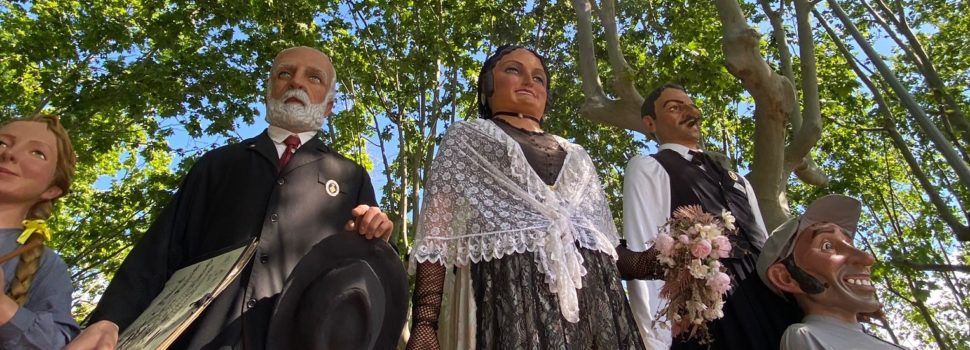 Els nanos i gegants de Vinaròs, en la trobada de gegants de Riudoms