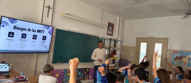 Serveis Socials ofereix un taller de prevenció sobre els riscos de les noves tecnologies