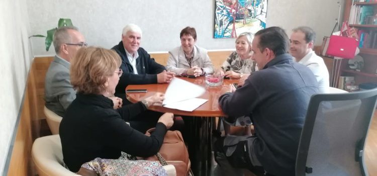 El Govern Municipal es reuneix amb la Fundació Caixa Rural per a analitzar possibles espais per al Museu Carlos Santos