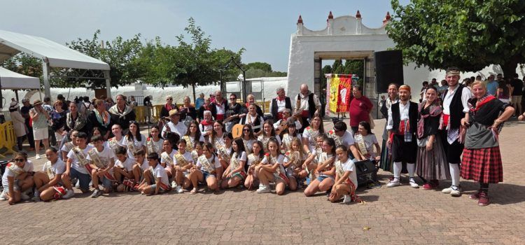 Actuació de Les Camaraes a la festa de la Misericòrdia, amb estrena d'”El fandango de Vinaròs”