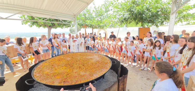 Benedicció i repartiment de l’arròs del dia de la patrona de Vinaròs