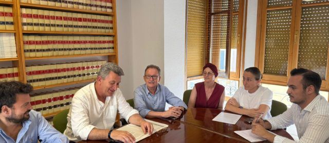 El conseller d’Infraestructures visita l’Ajuntament d’Alcalà-Alcossebre per a celebrar una reunió de treball