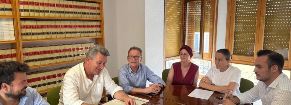 El conseller d’Infraestructures visita l’Ajuntament d’Alcalà-Alcossebre per a celebrar una reunió de treball