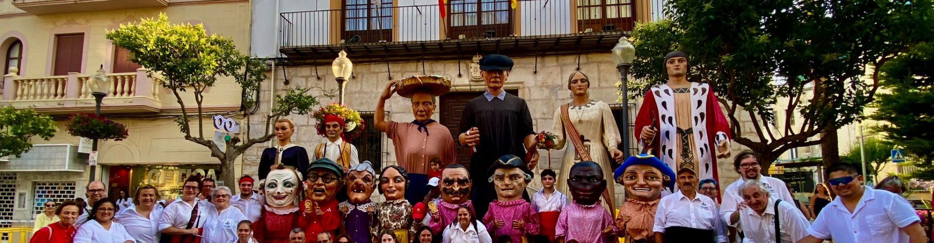 Els nanos i gegants, presents en l’inici de festes
