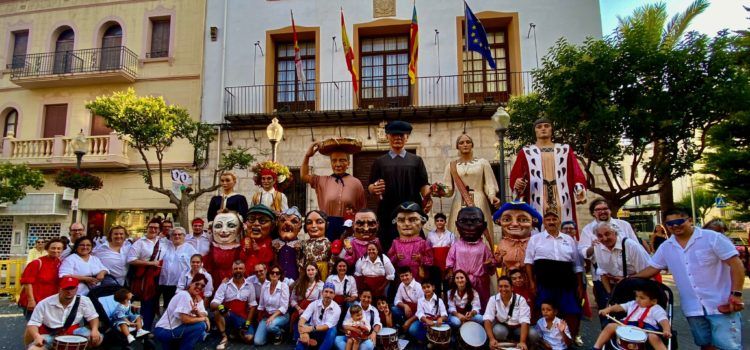 Els nanos i gegants, presents en l’inici de festes
