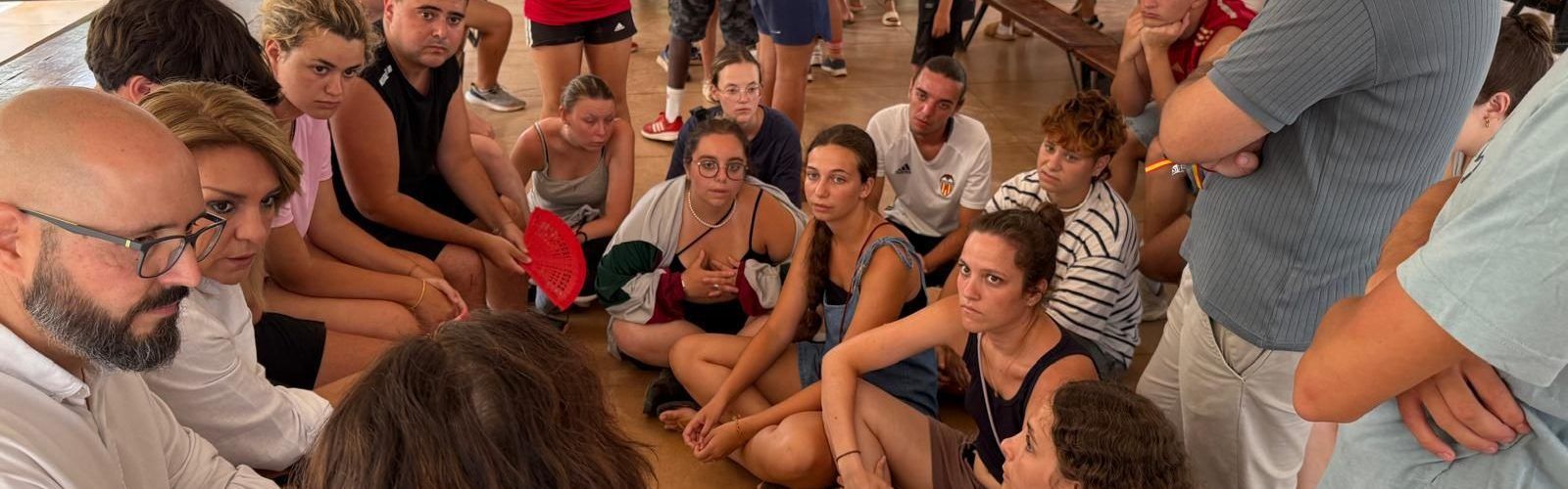 El Campament Jaume I d’Alcossebre acull un camp de voluntariat juvenil per a 25 menors tutelats per la Generalitat Valenciana