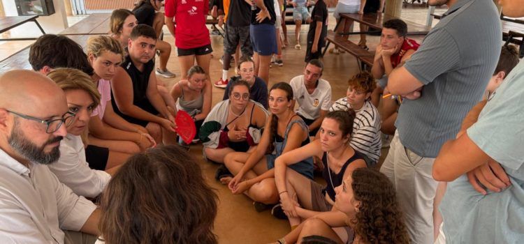 El Campament Jaume I d’Alcossebre acull un camp de voluntariat juvenil per a 25 menors tutelats per la Generalitat Valenciana