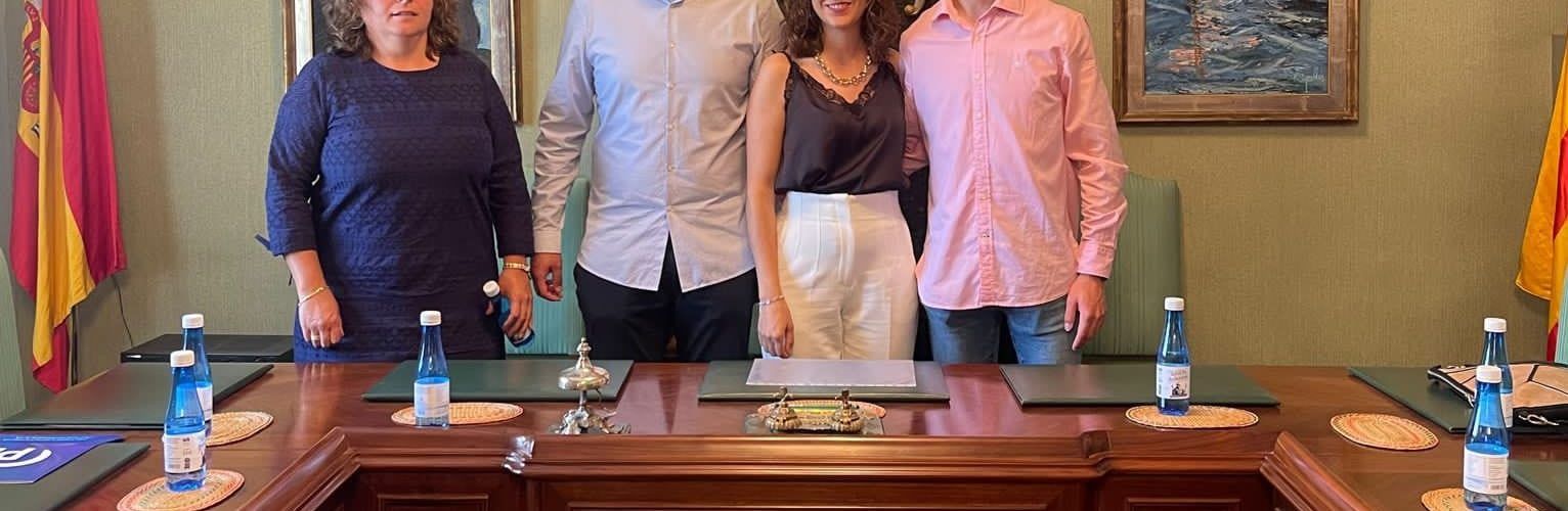 El PP de Benassal acusa al govern local del PSOE de privar als veïns de banys públics en la piscina