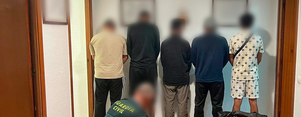 Detenidas en l’Aldea cinco personas por transportar 28 kg de adormidera